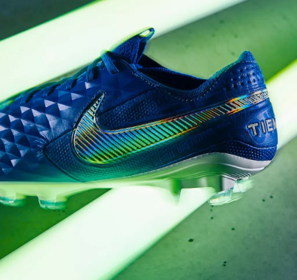 Профессиональные бутсы Nike Tiempo Legend 8 Elite FG